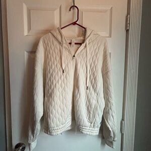 Balance Collection White Puffer Jacket with Ribbed Cuffs